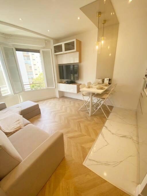Appartement 2P Idealement Place Juan Les Pins Buitenkant foto