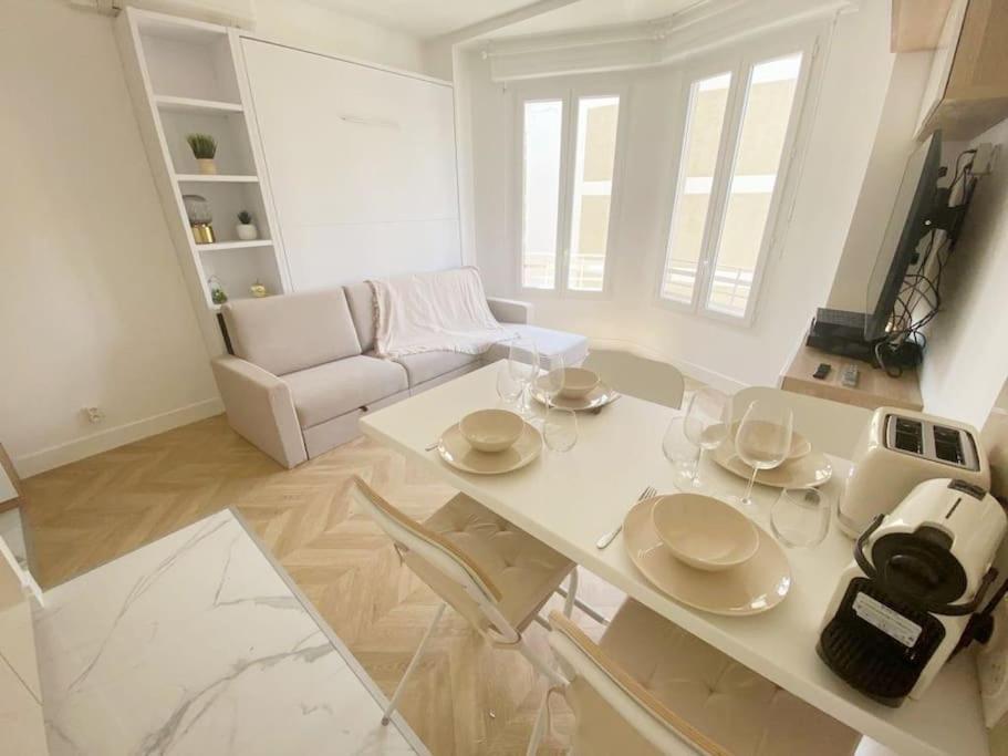 Appartement 2P Idealement Place Juan Les Pins Buitenkant foto